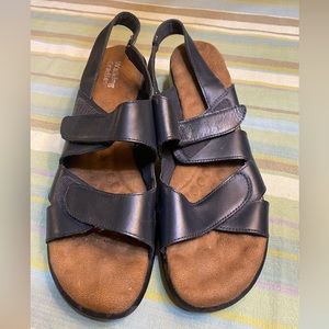 Women’s Leather Sandals 9M